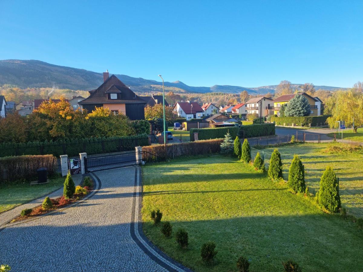 Apartament W Karkonoszach Apartman Kowary Kültér fotó